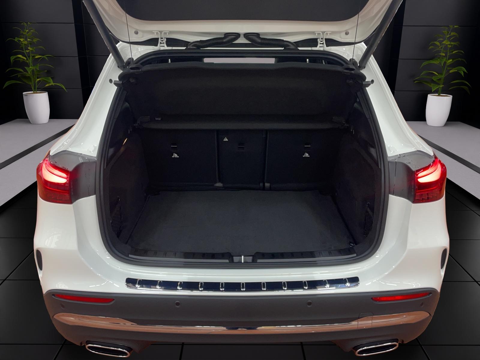 MERCEDES-BENZ GLA 250 e AMG Line-image-8