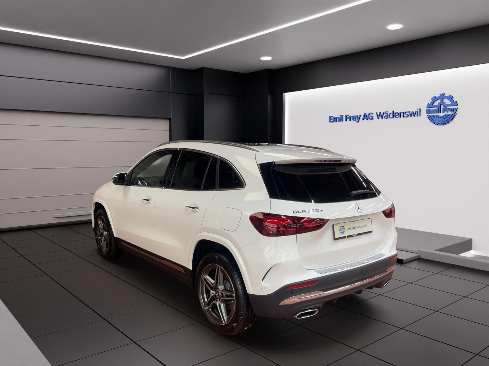 MERCEDES-BENZ GLA 250 e AMG Line-showroom-element-3