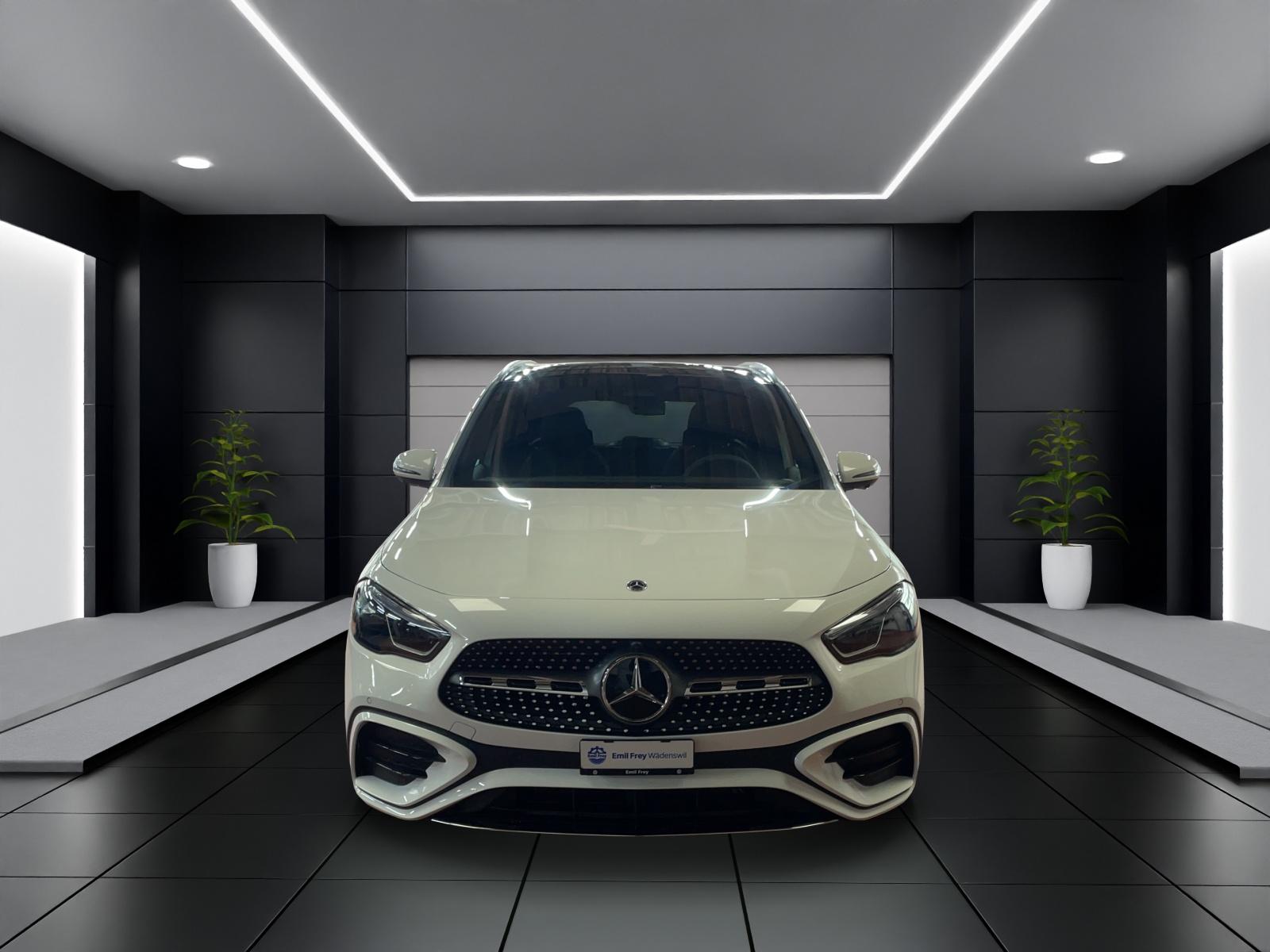 MERCEDES-BENZ GLA 250 e AMG Line-showroom-element-1