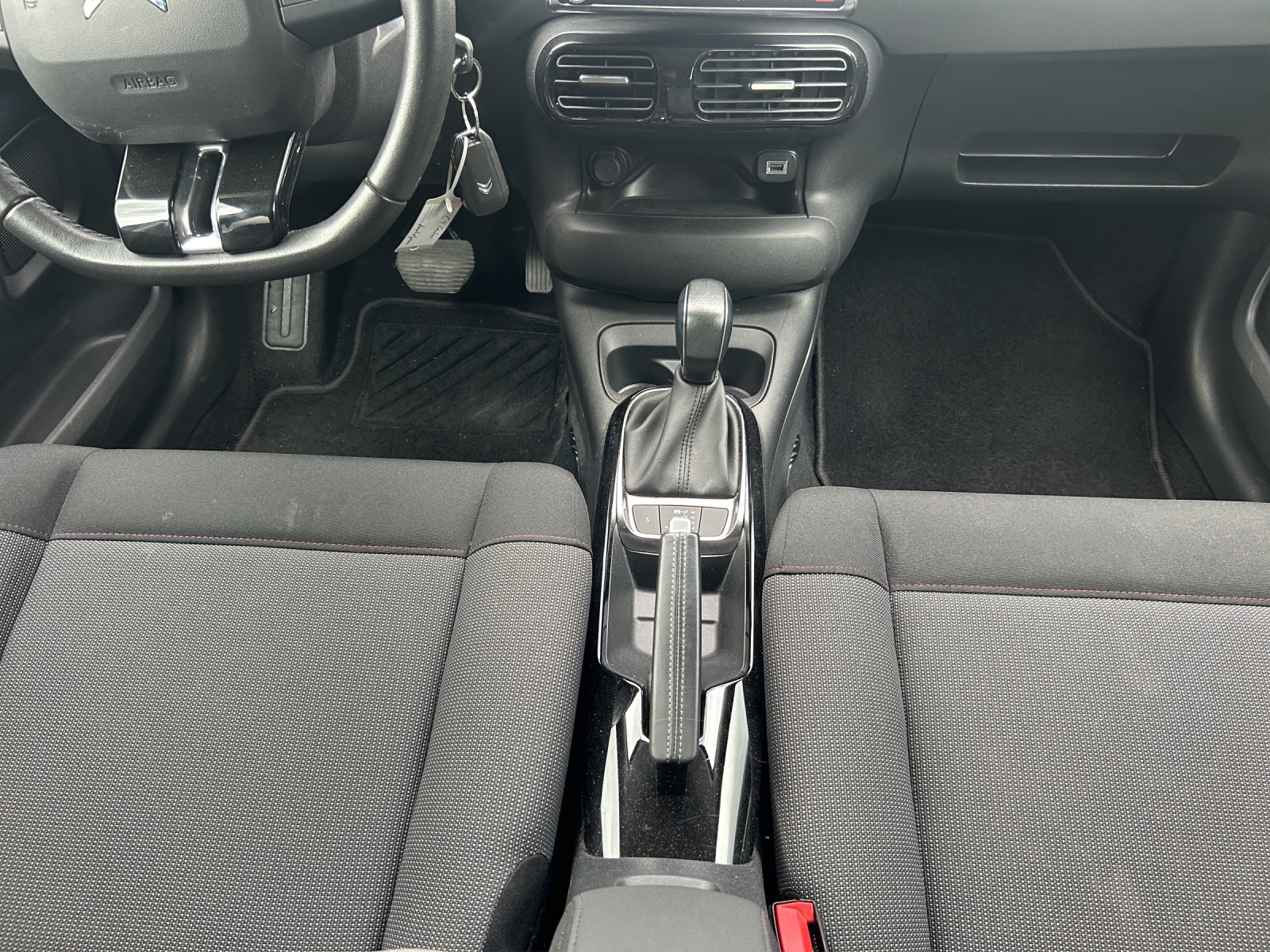 CITROEN C4 CACTUS 1.2 PureTech Feel-image-13