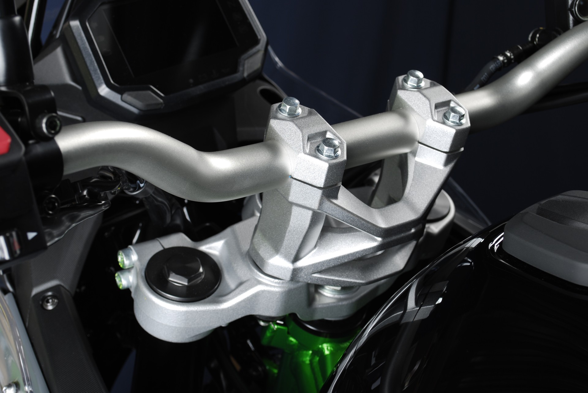 KAWASAKI KLE500 SE MY26-image-14