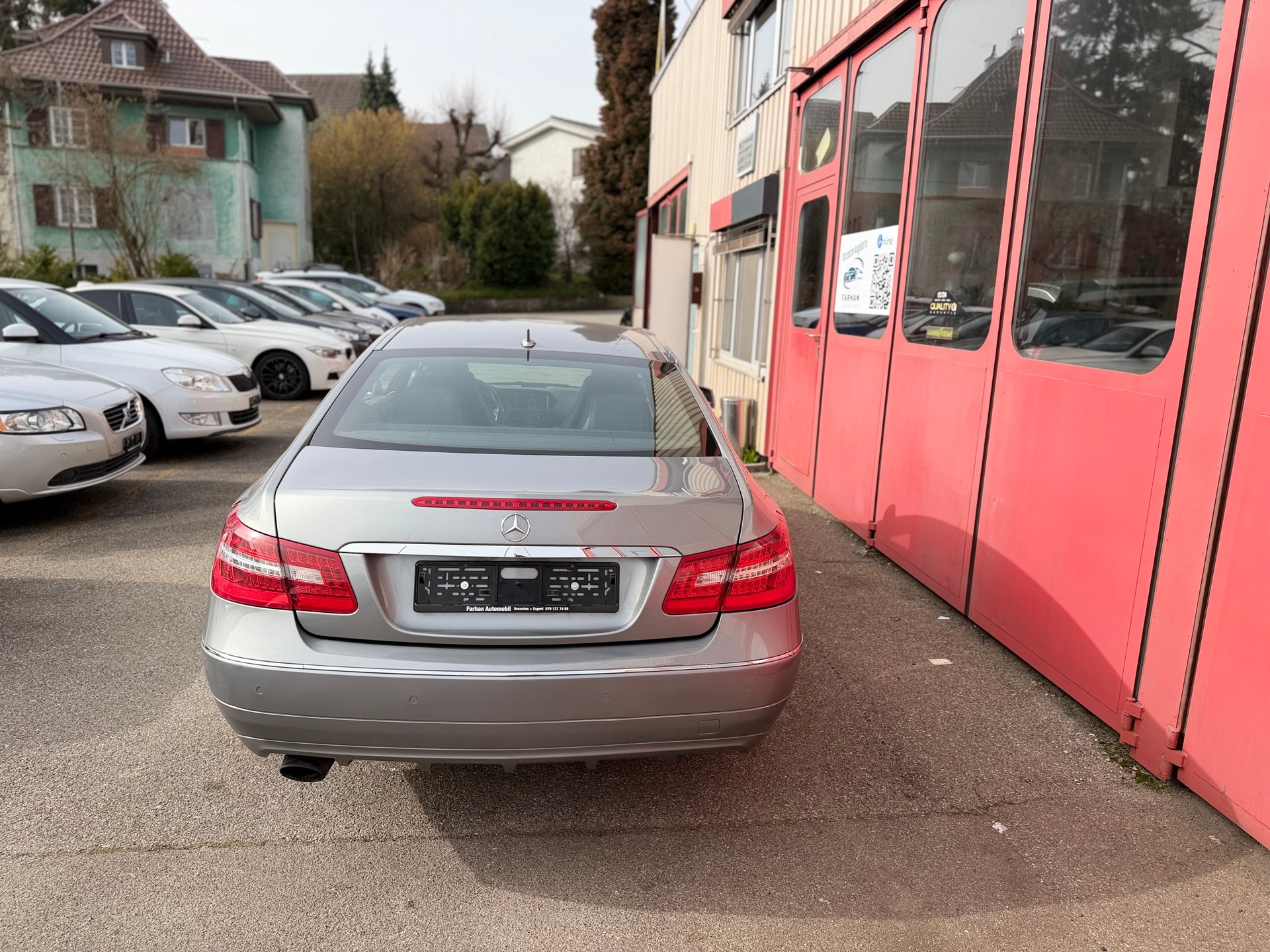 MERCEDES-BENZ E 200 CGI BlueEfficiency Automatic-image-4