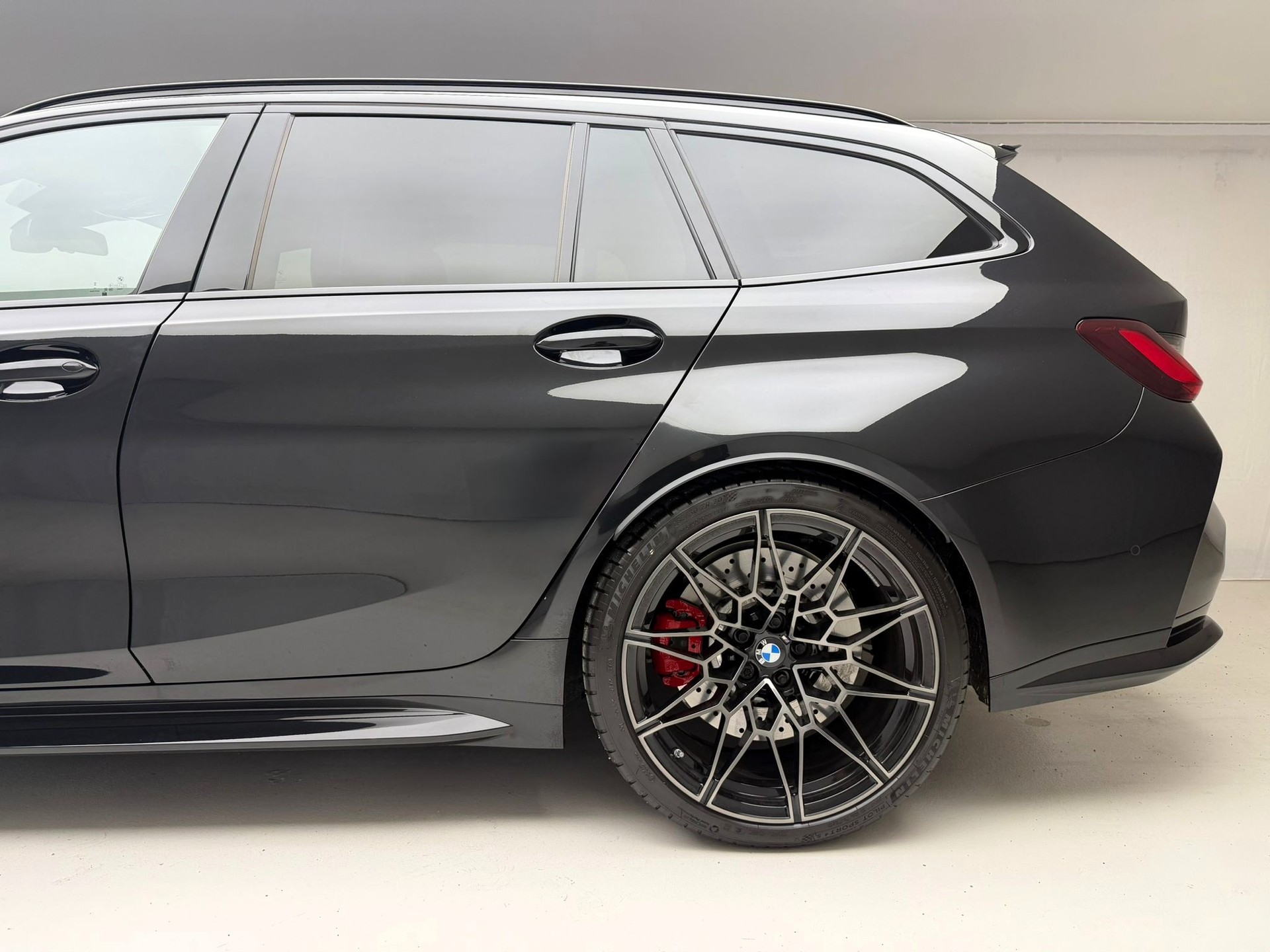 BMW M3 Touring xDrive Competition M-image-7
