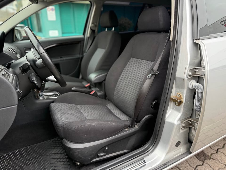 FORD Mondeo 2.0i 16V Ghia-image-8