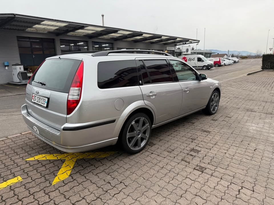FORD Mondeo 2.0i 16V Ghia-image-3