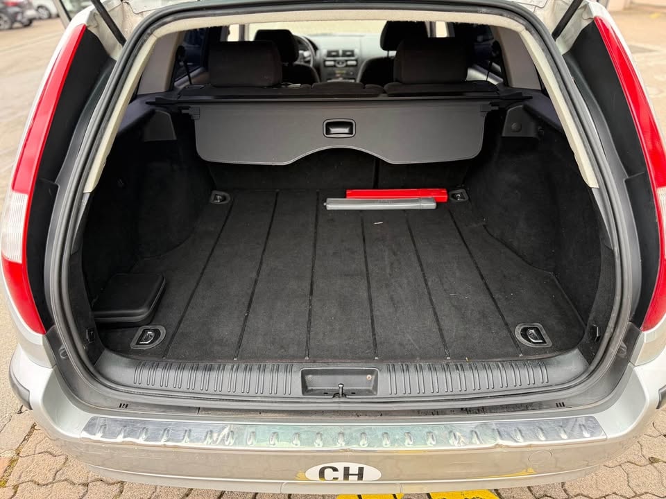 FORD Mondeo 2.0i 16V Ghia-image-12