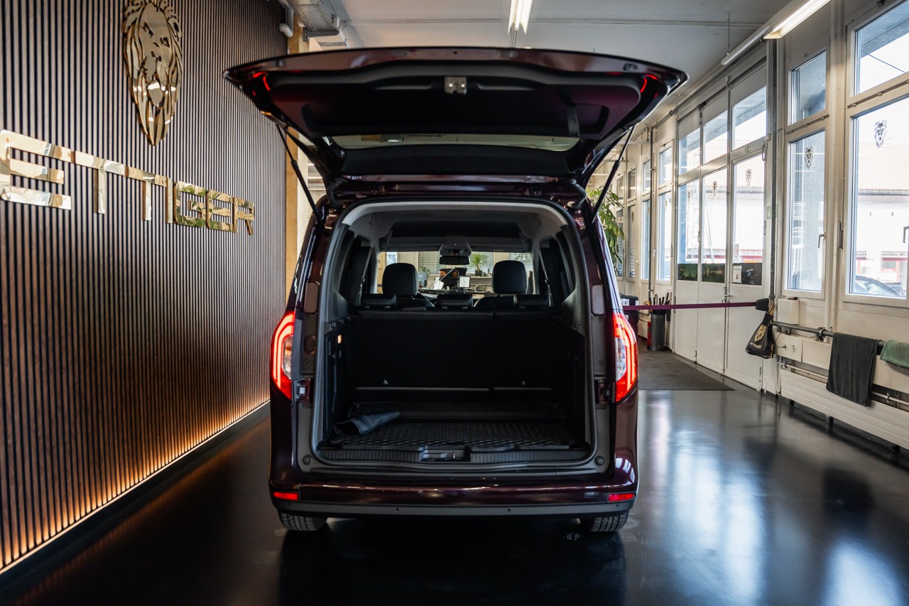 MERCEDES-BENZ T-Klasse 180D Style Automat-image-6