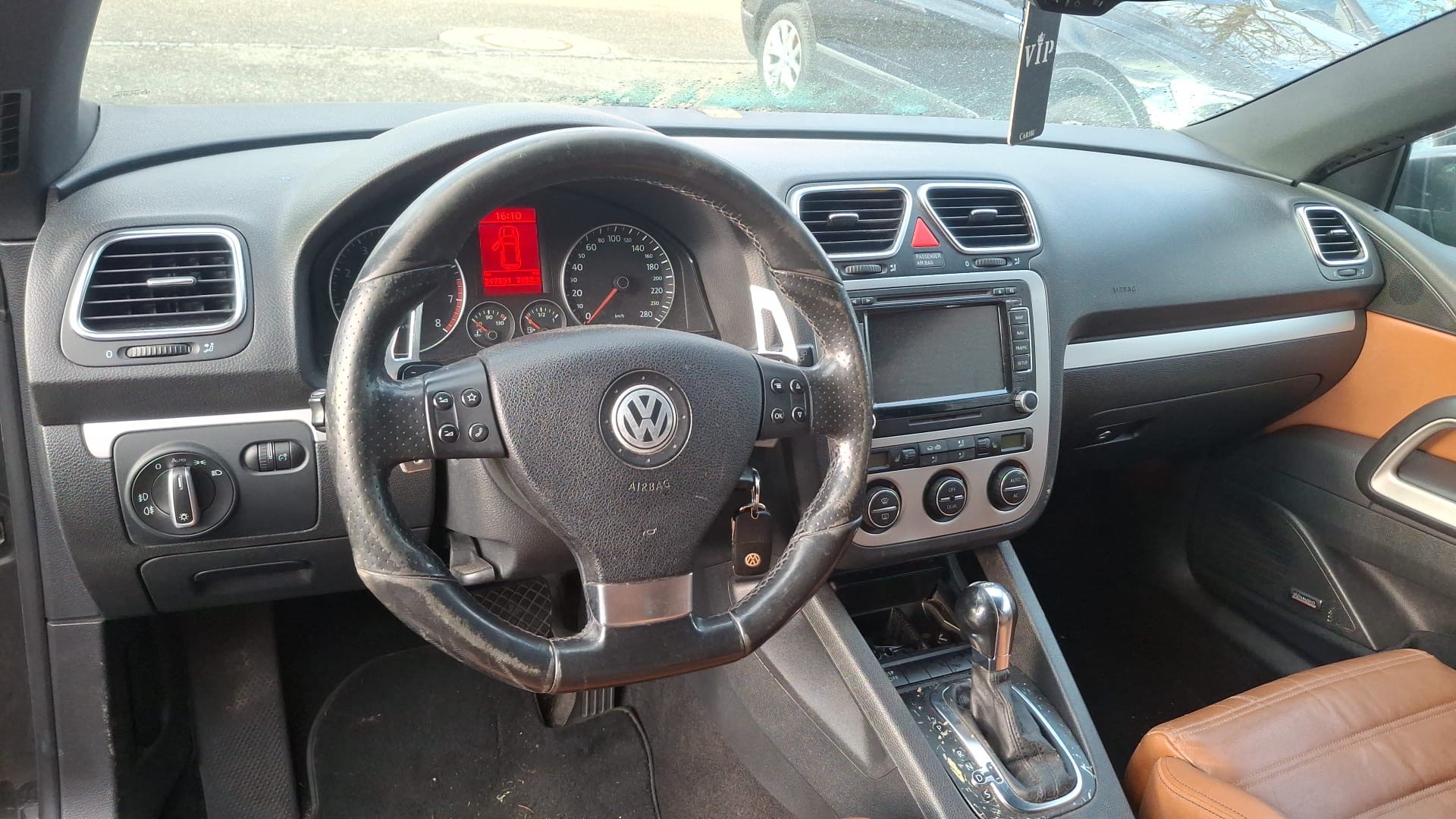 VW Scirocco 2.0 TSI DSG-image-7