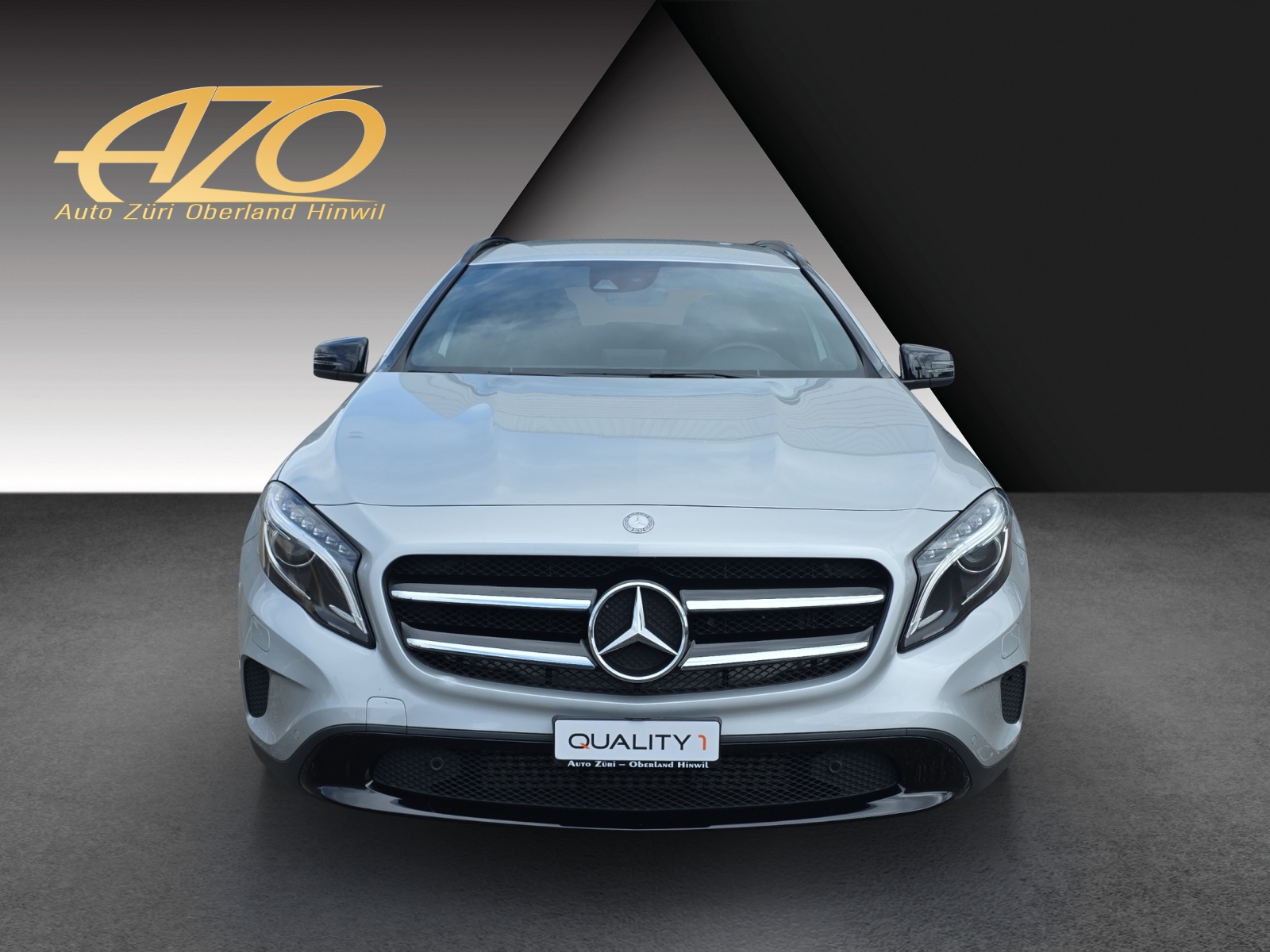 MERCEDES-BENZ GLA 200 Night Star 7G-DCT-showroom-element-1