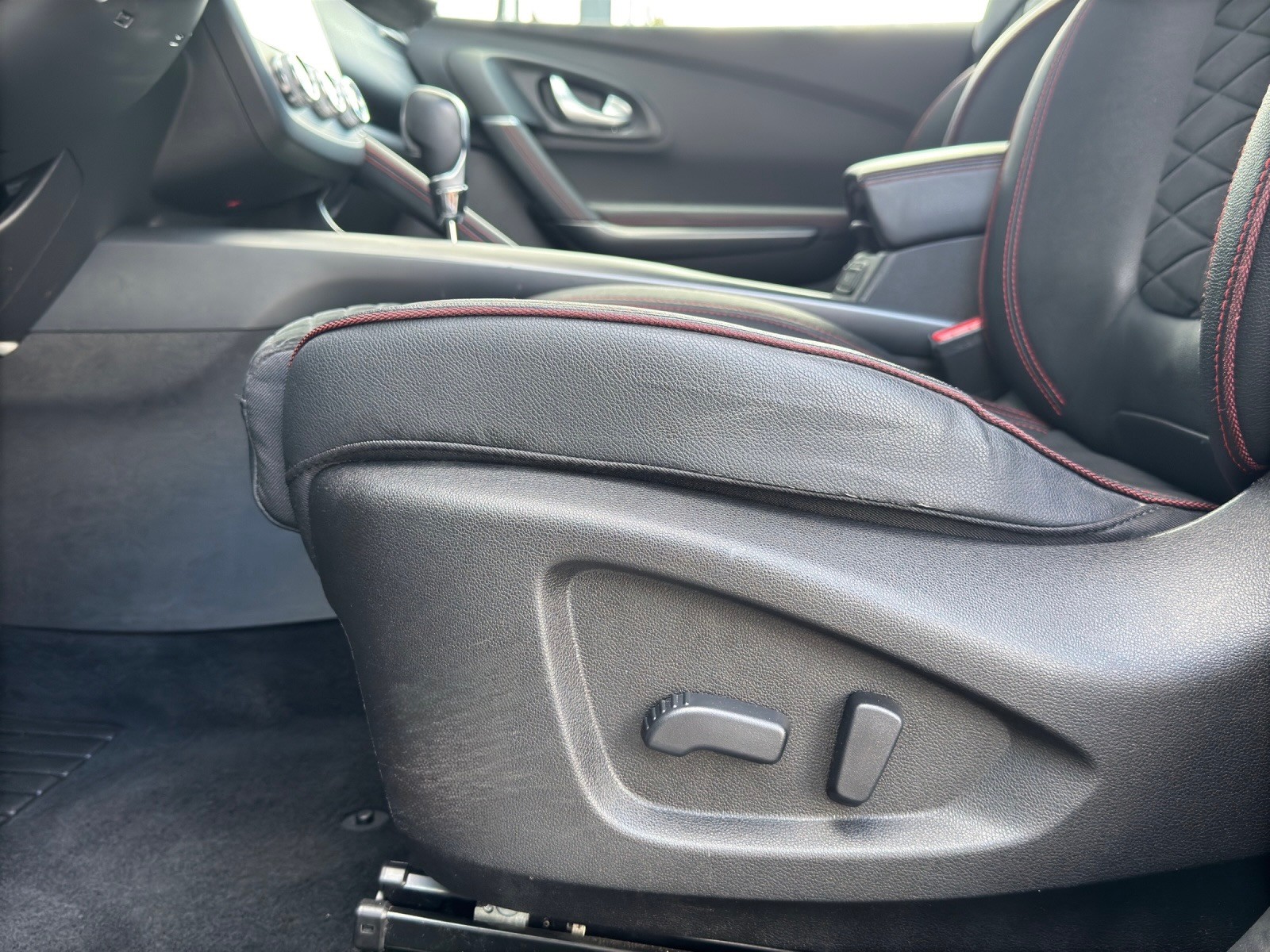 RENAULT Kadjar 1.3 16V Turbo Black Edition EDC-image-18
