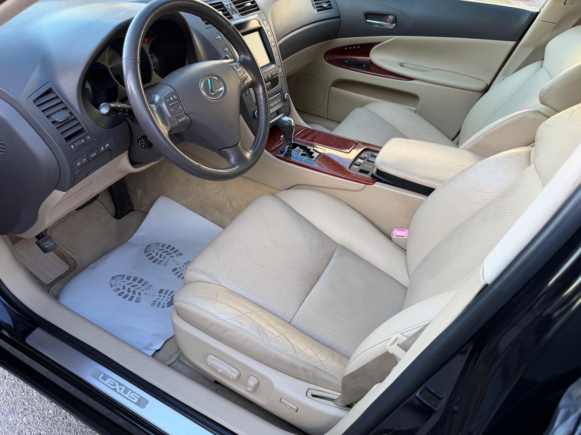 LEXUS GS 300 Edition Automatic-image-7