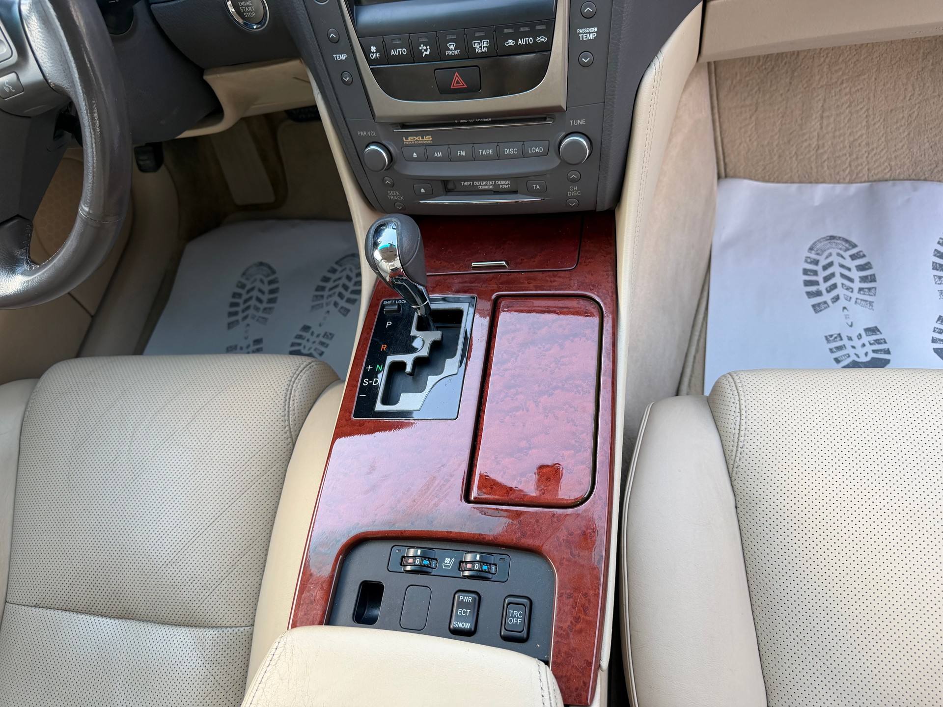 LEXUS GS 300 Edition Automatic-image-16