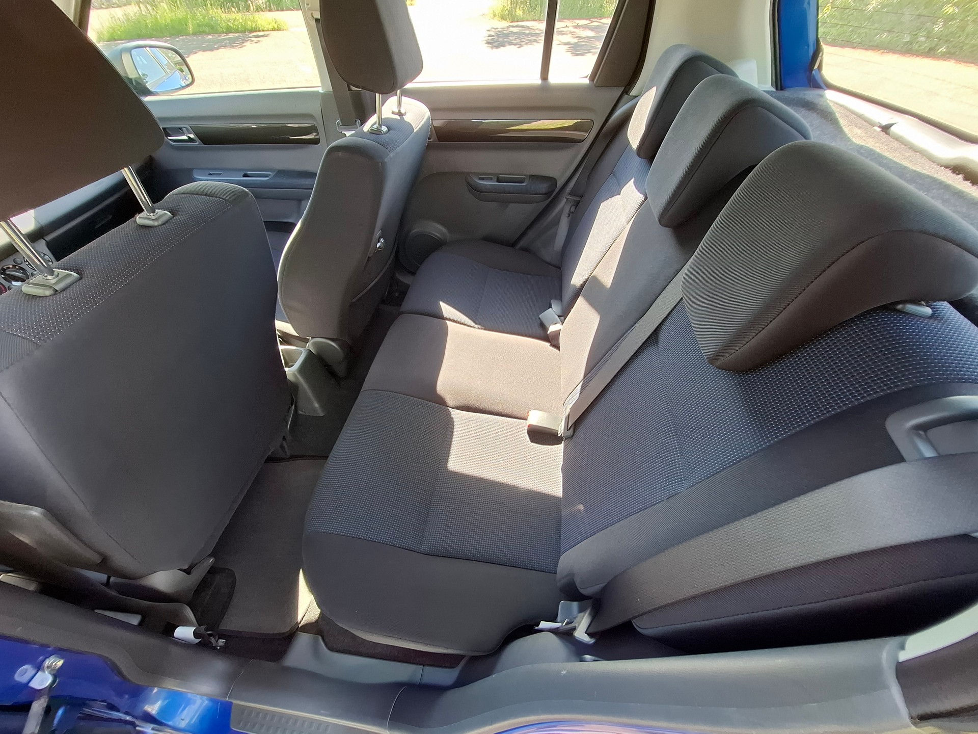 SUZUKI Swift 1.3i 16V GL Top 4x4-image-10
