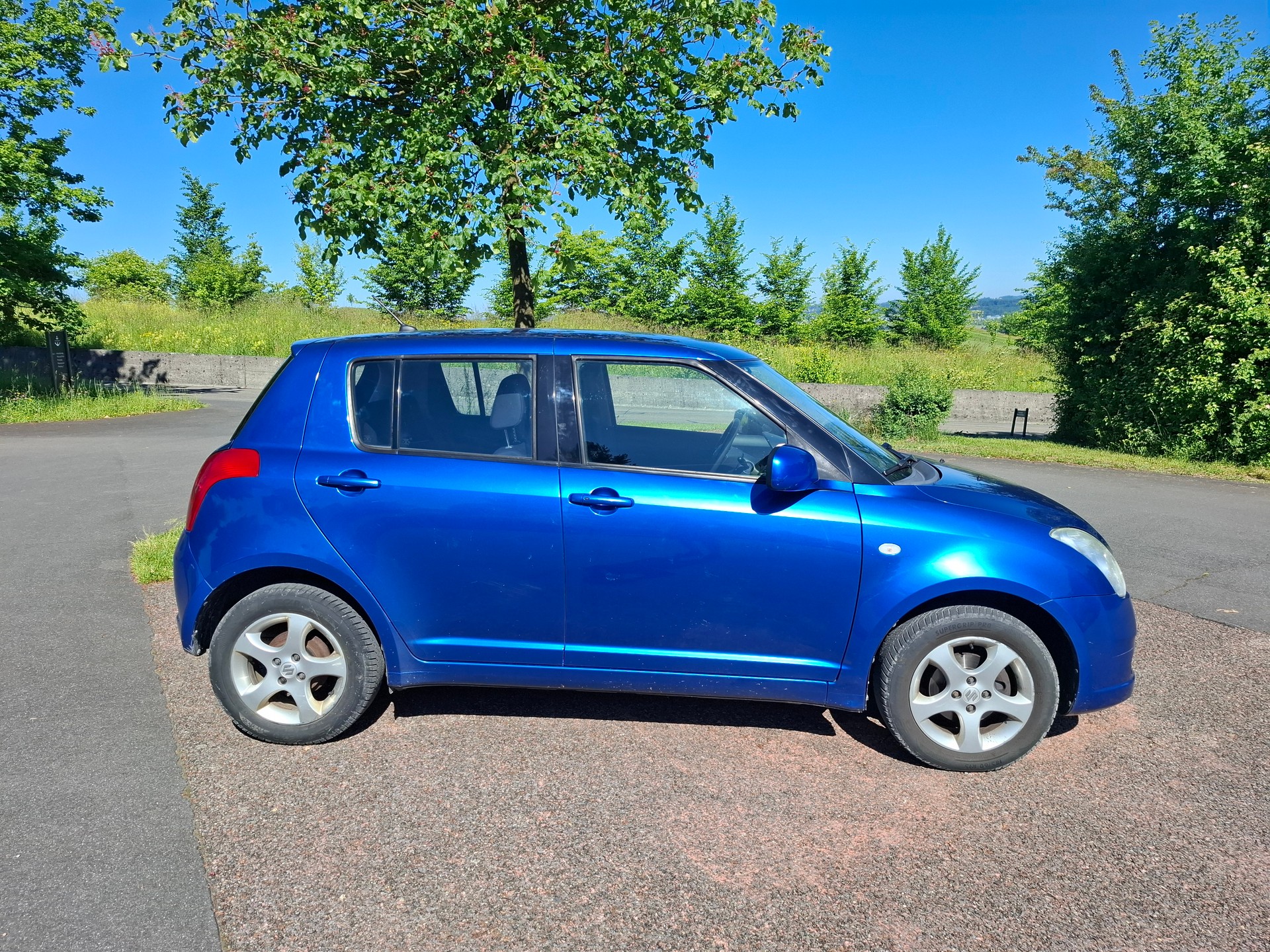 SUZUKI Swift 1.3i 16V GL Top 4x4-image-4