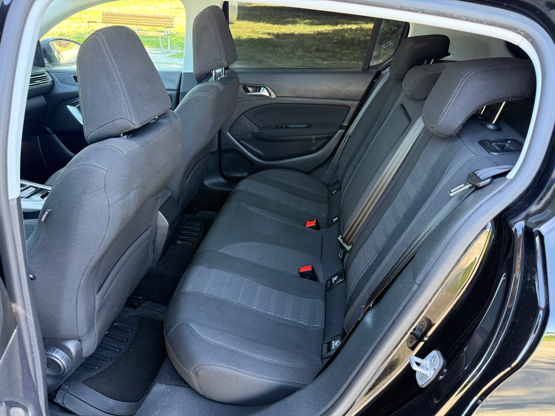 PEUGEOT 308 1.2 THP Style Automatic-image-11