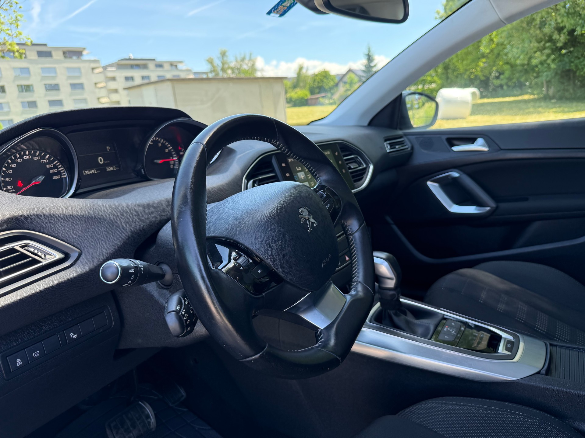 PEUGEOT 308 1.2 THP Style Automatic-image-7