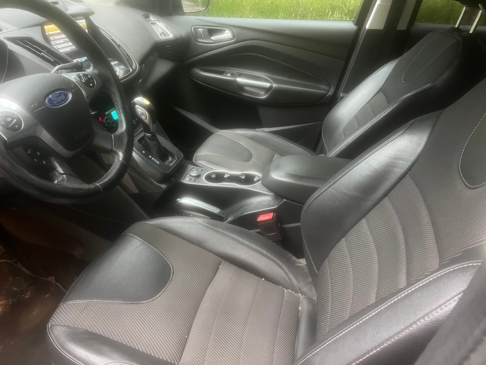 FORD Kuga 2.0 TDCi Freetech 4WD PowerShift-image-11