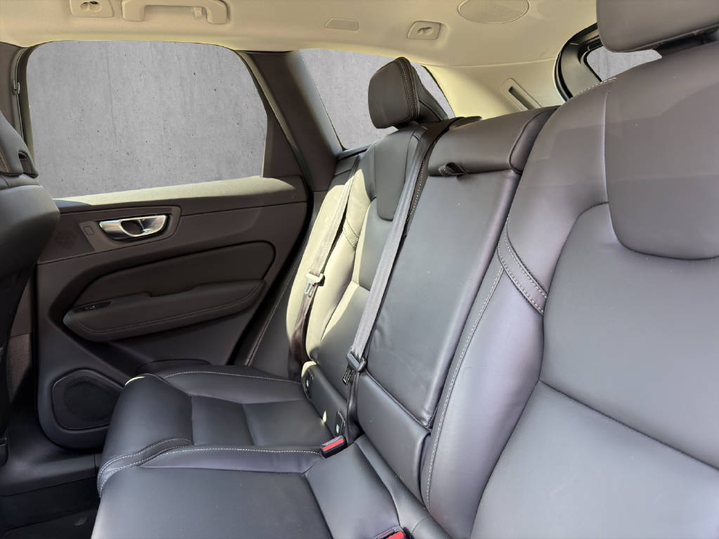 VOLVO XC60 2.0 T6 TE Plus Dark eAWD-image-14