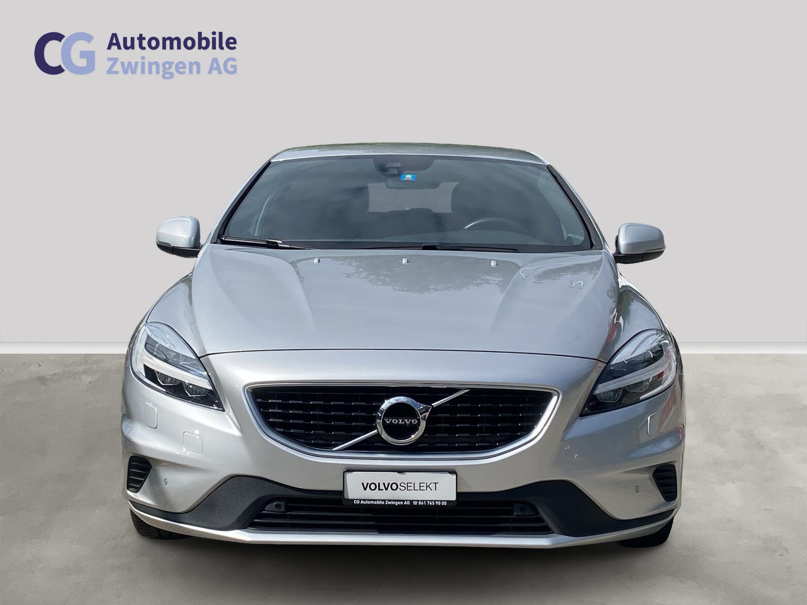 VOLVO V40 D2 Momentum R-Design-showroom-element-1