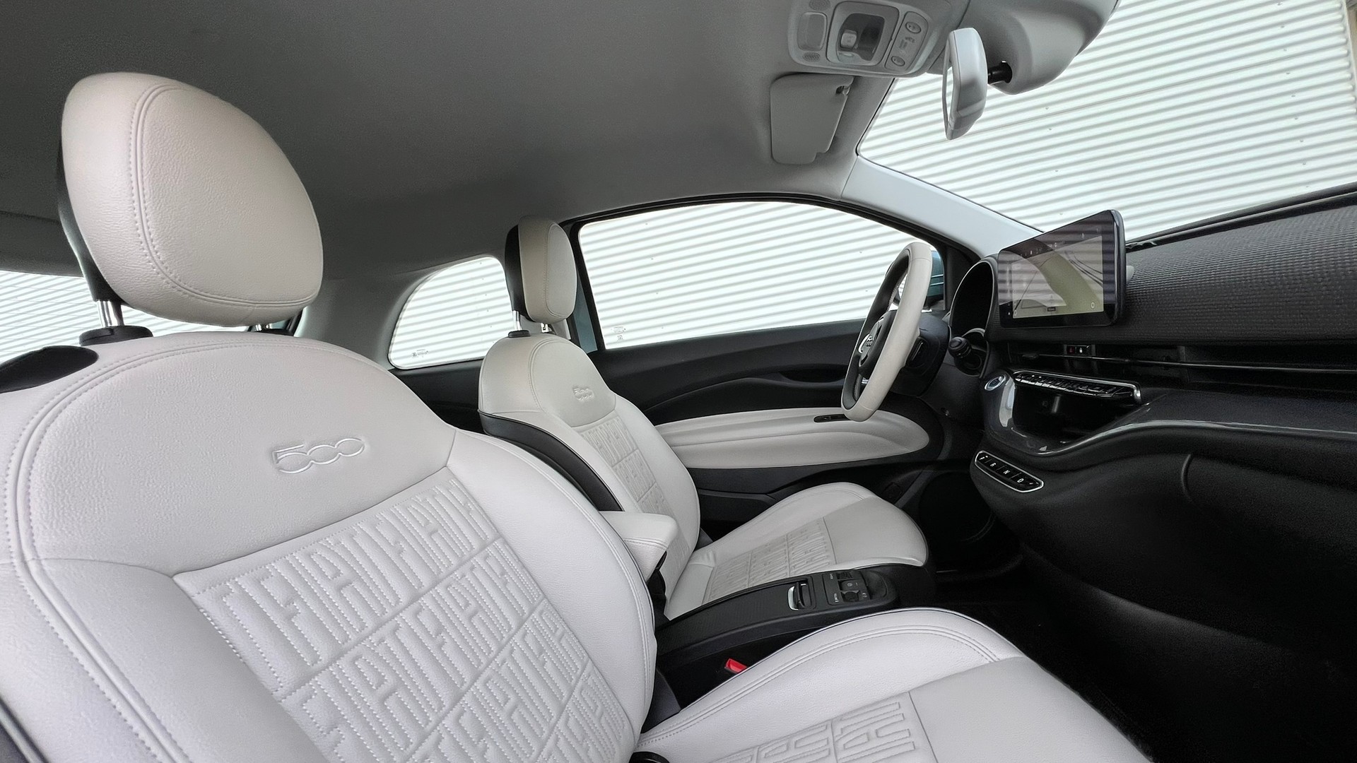 FIAT 500 ELECTRIC 87 kW LA PRIMA l 119 PS-image-25