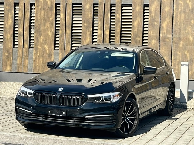 BMW 520d xDrive Luxury Line Steptronic-showroom-element-1