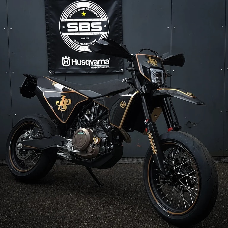 HUSQVARNA 701 Supermoto-image-3
