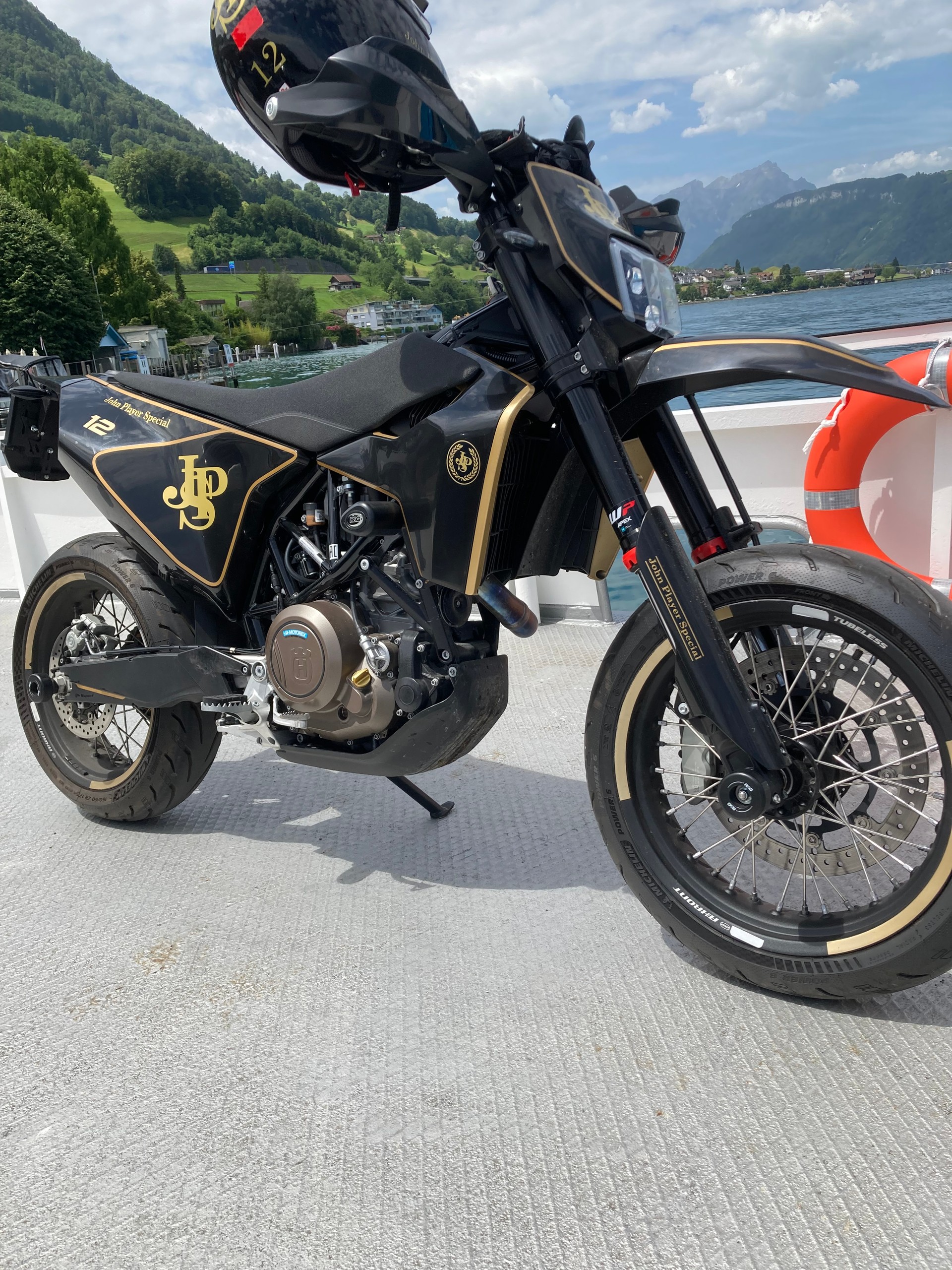 HUSQVARNA 701 Supermoto-image-2