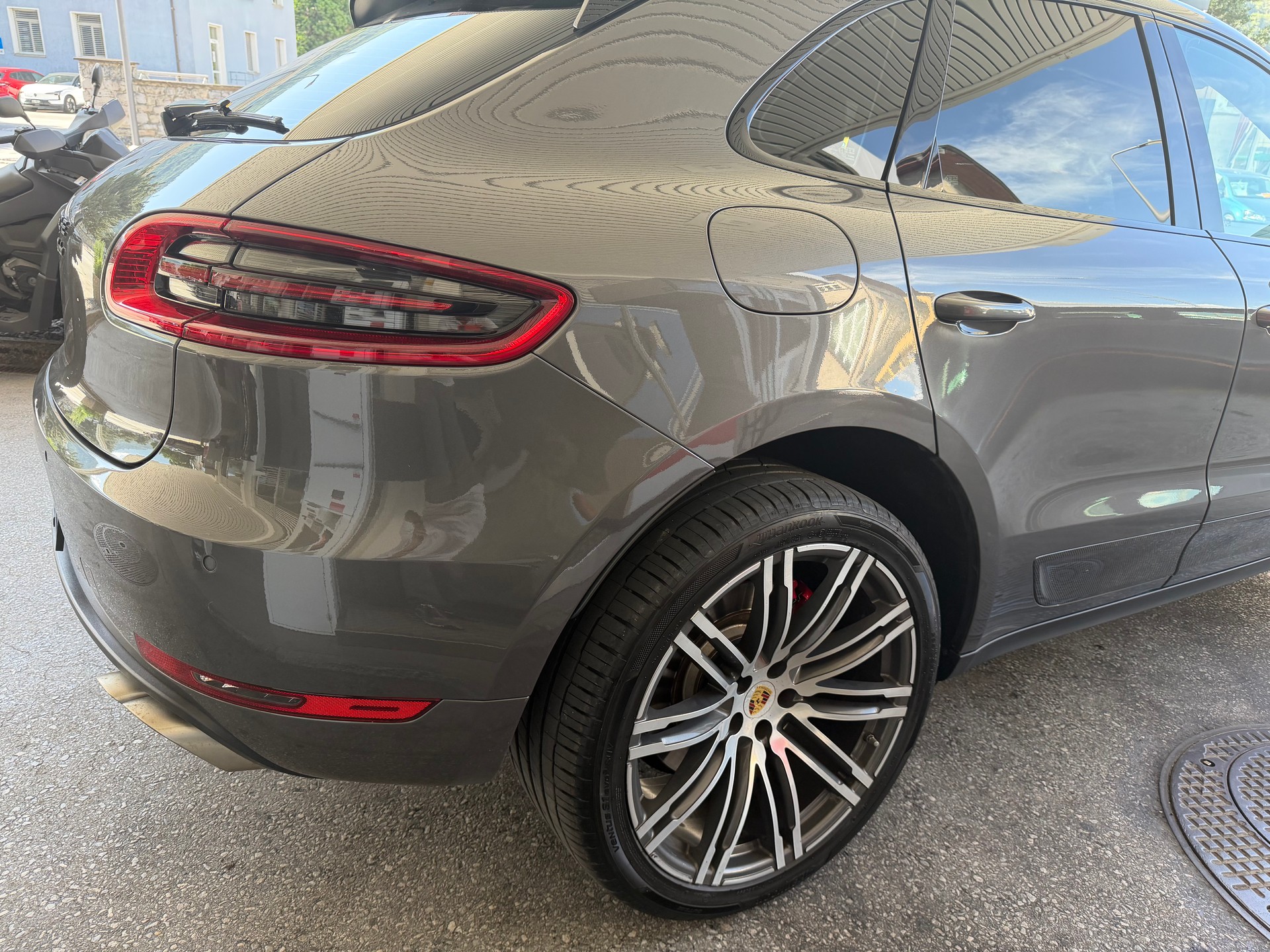 PORSCHE Macan Turbo PDK-image-10