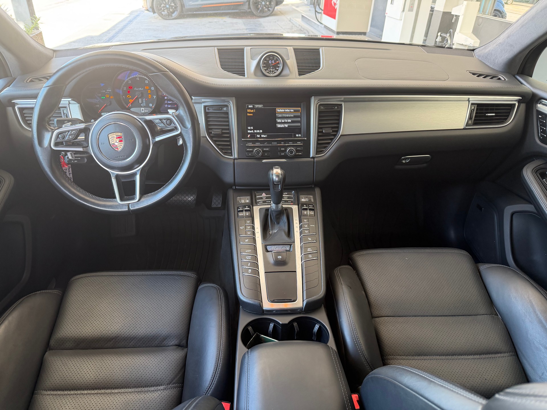PORSCHE Macan Turbo PDK-image-24