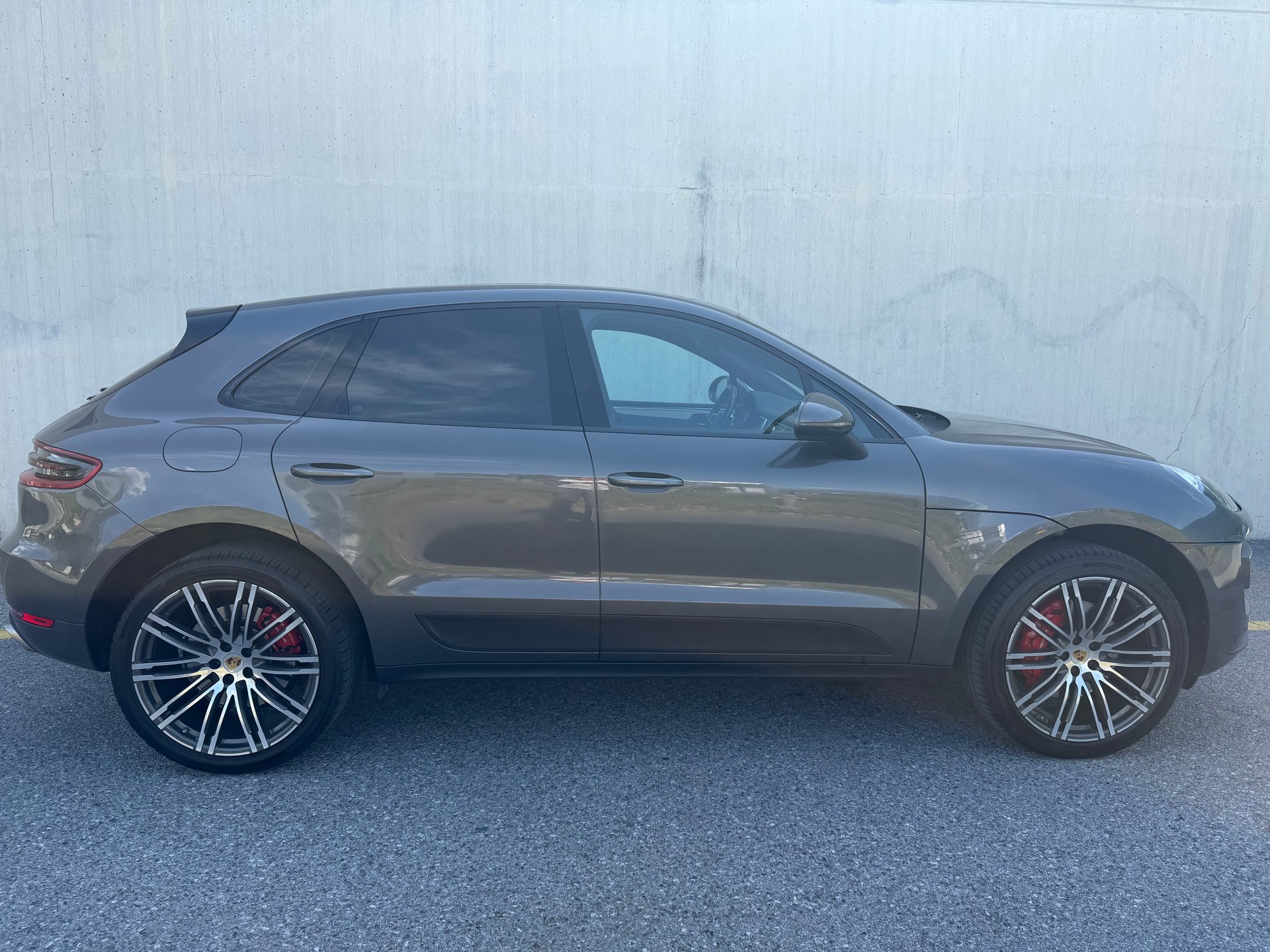 PORSCHE Macan Turbo PDK-showroom-element-1