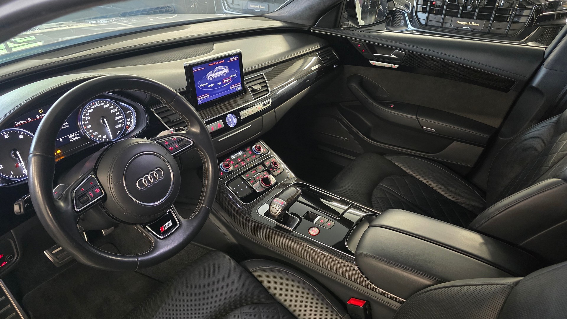 AUDI S8 4.0 TFSI V8 plus quattro tiptronic-image-17