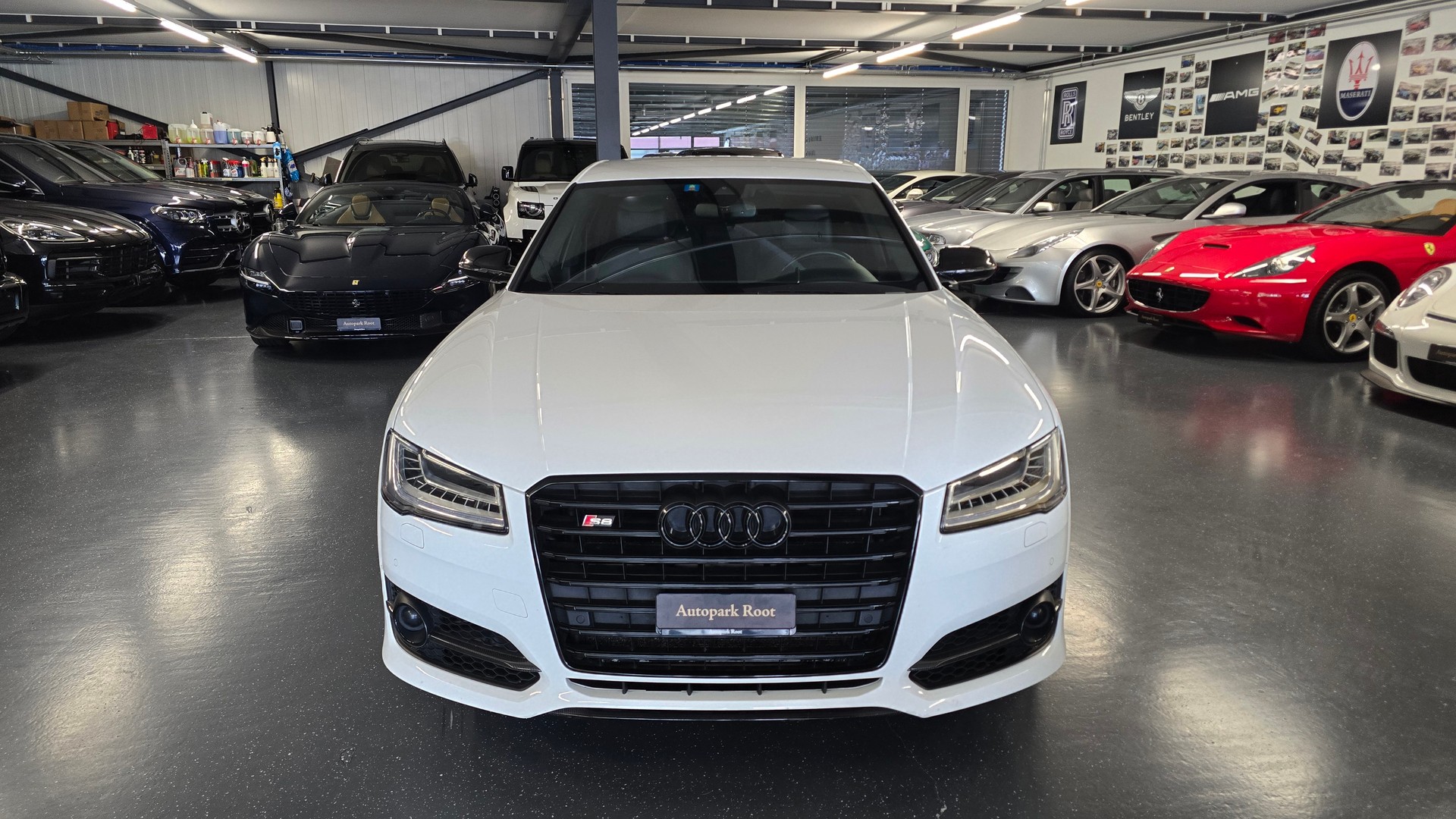 AUDI S8 4.0 TFSI V8 plus quattro tiptronic-showroom-element-2