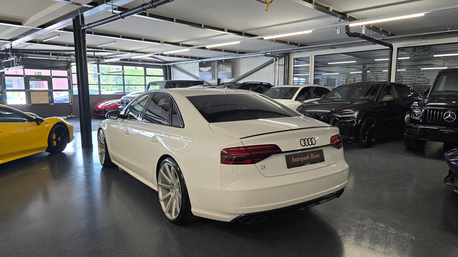 AUDI S8 4.0 TFSI V8 plus quattro tiptronic-image-9