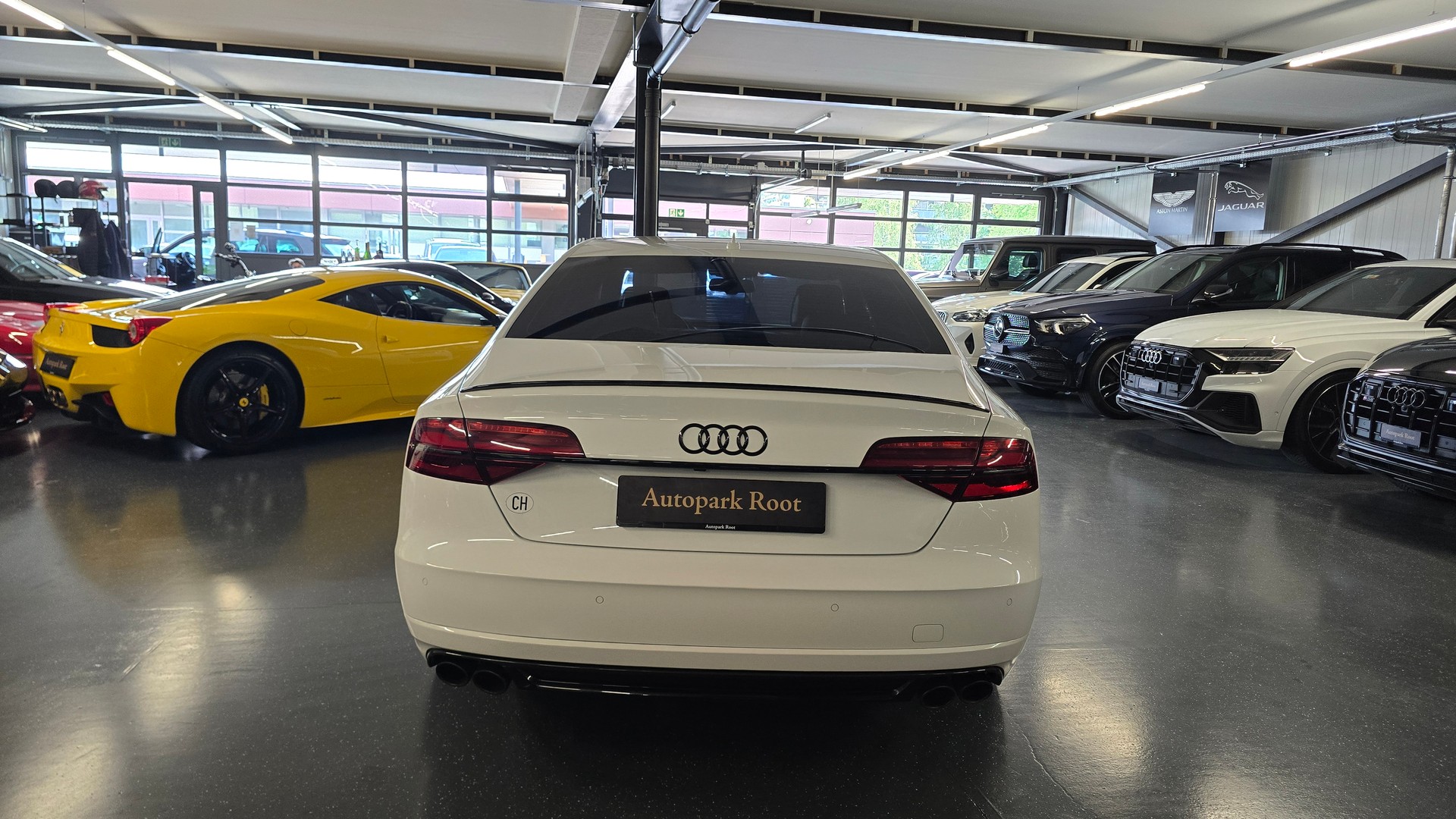 AUDI S8 4.0 TFSI V8 plus quattro tiptronic-image-8