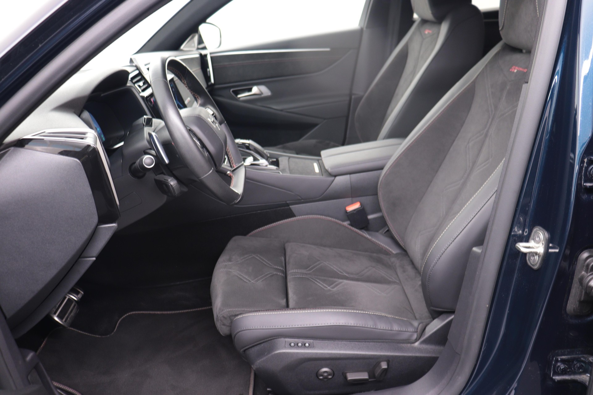 DS AUTOMOBILES 9 1.6 E-Tense Performance Line+-showroom-element-2