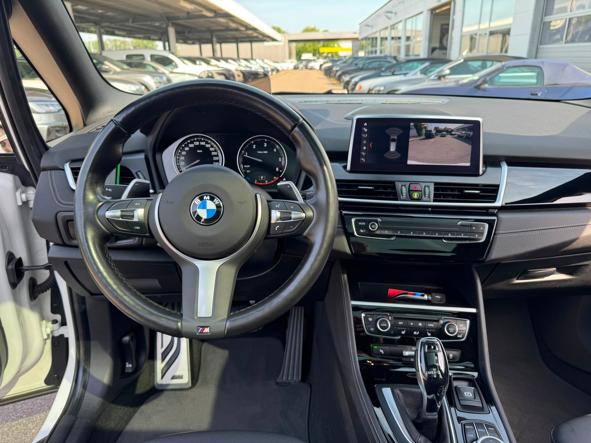 BMW 218d xDrive Gran Tourer Steptronic M Sport-image-11