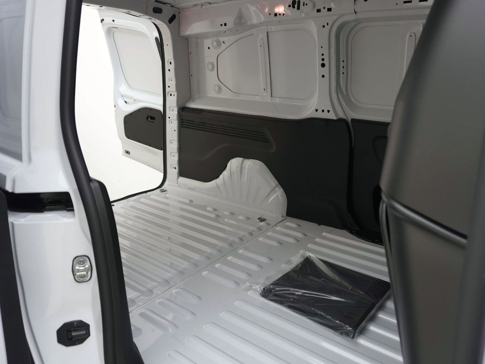 TOYOTA Proace City Van L2 1.5 D Active-image-17