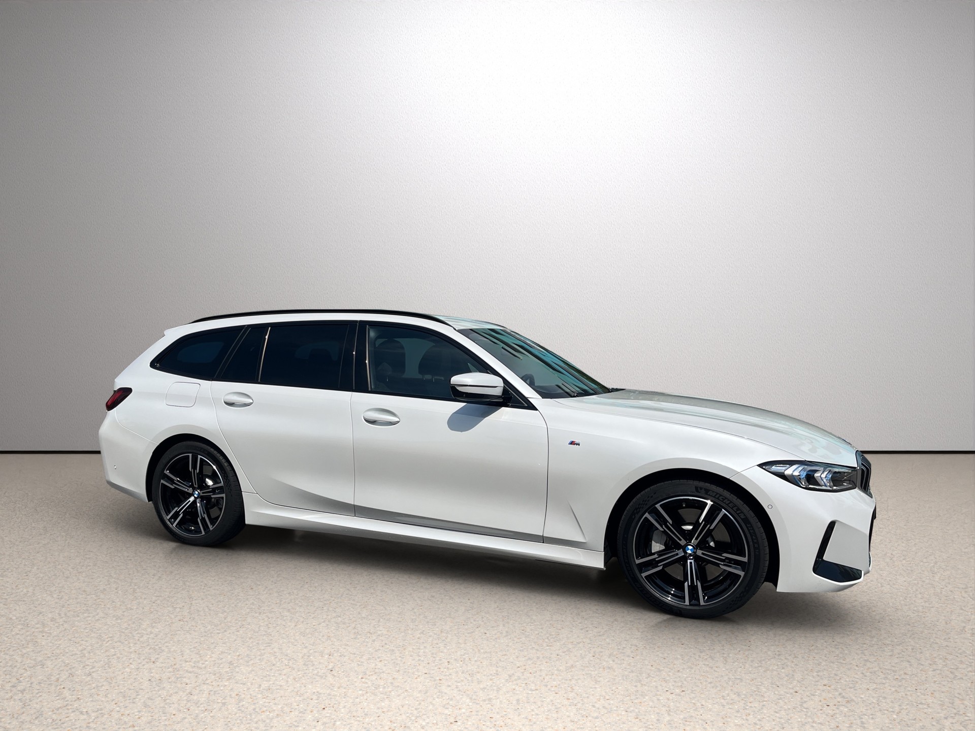 BMW 330d xDrive 48V Touring Steptronic M Sport-image-15