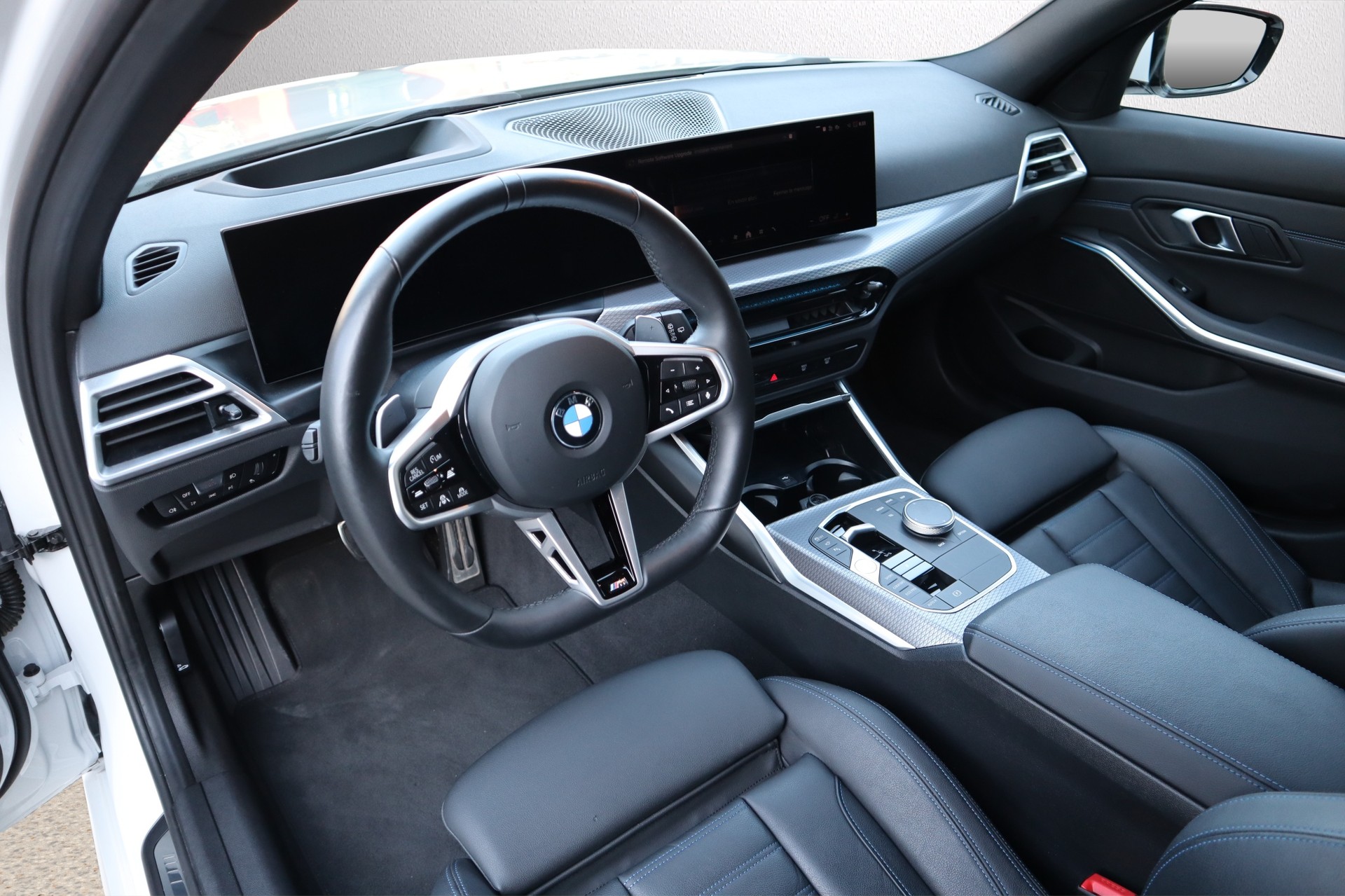 BMW 330d xDrive 48V Touring Steptronic M Sport-showroom-element-2