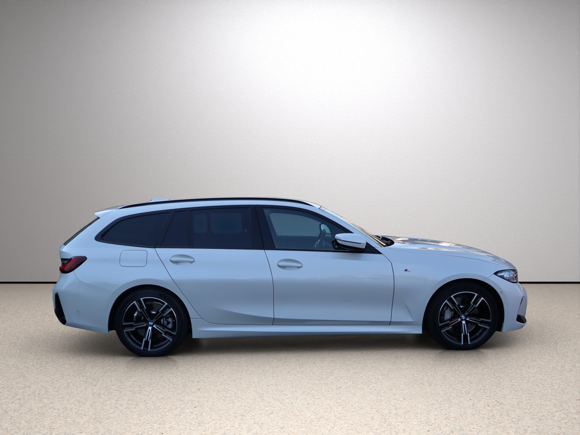 BMW 330d xDrive 48V Touring Steptronic M Sport-image-8