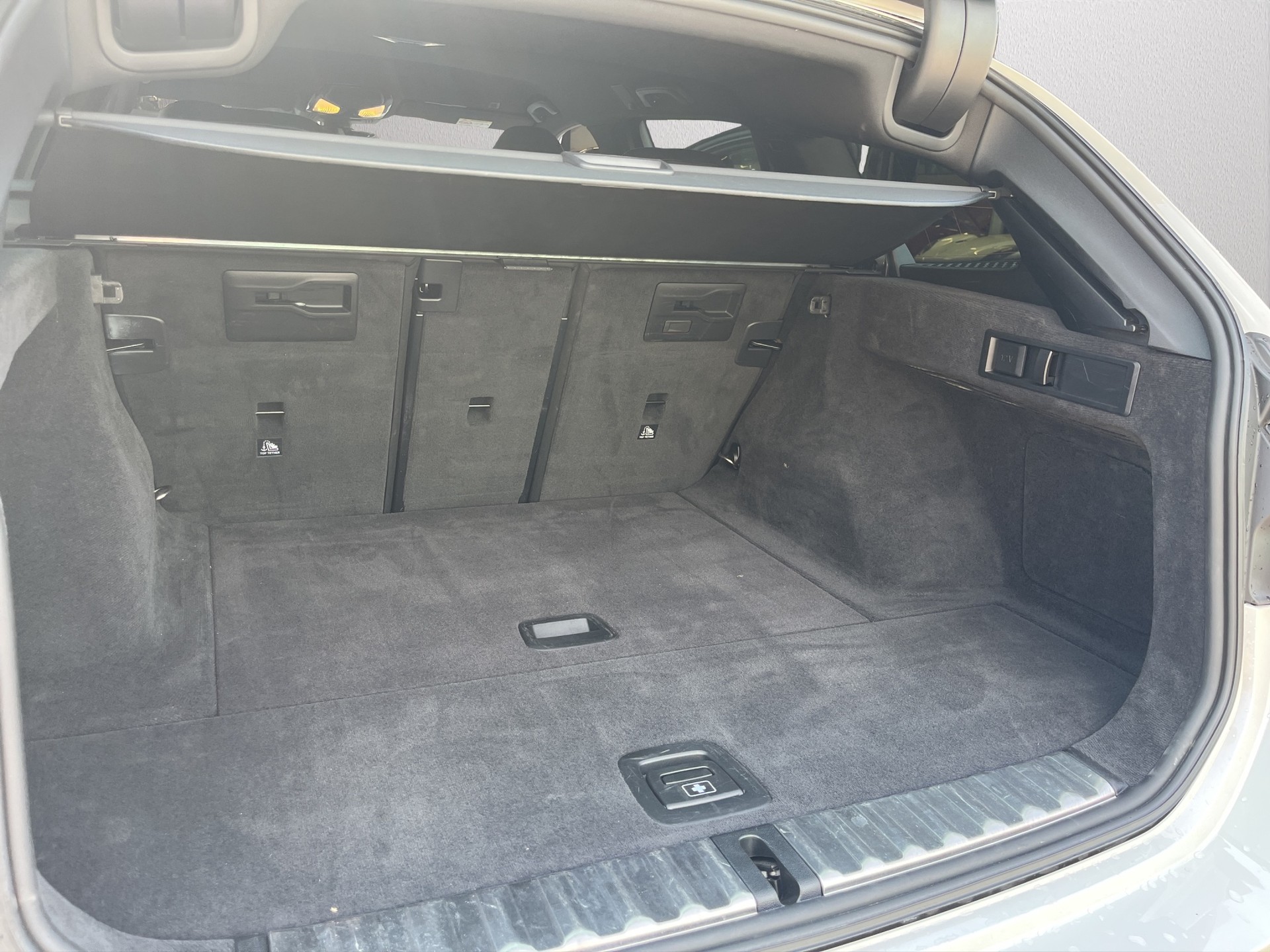 BMW 330d xDrive 48V Touring Steptronic M Sport-image-22