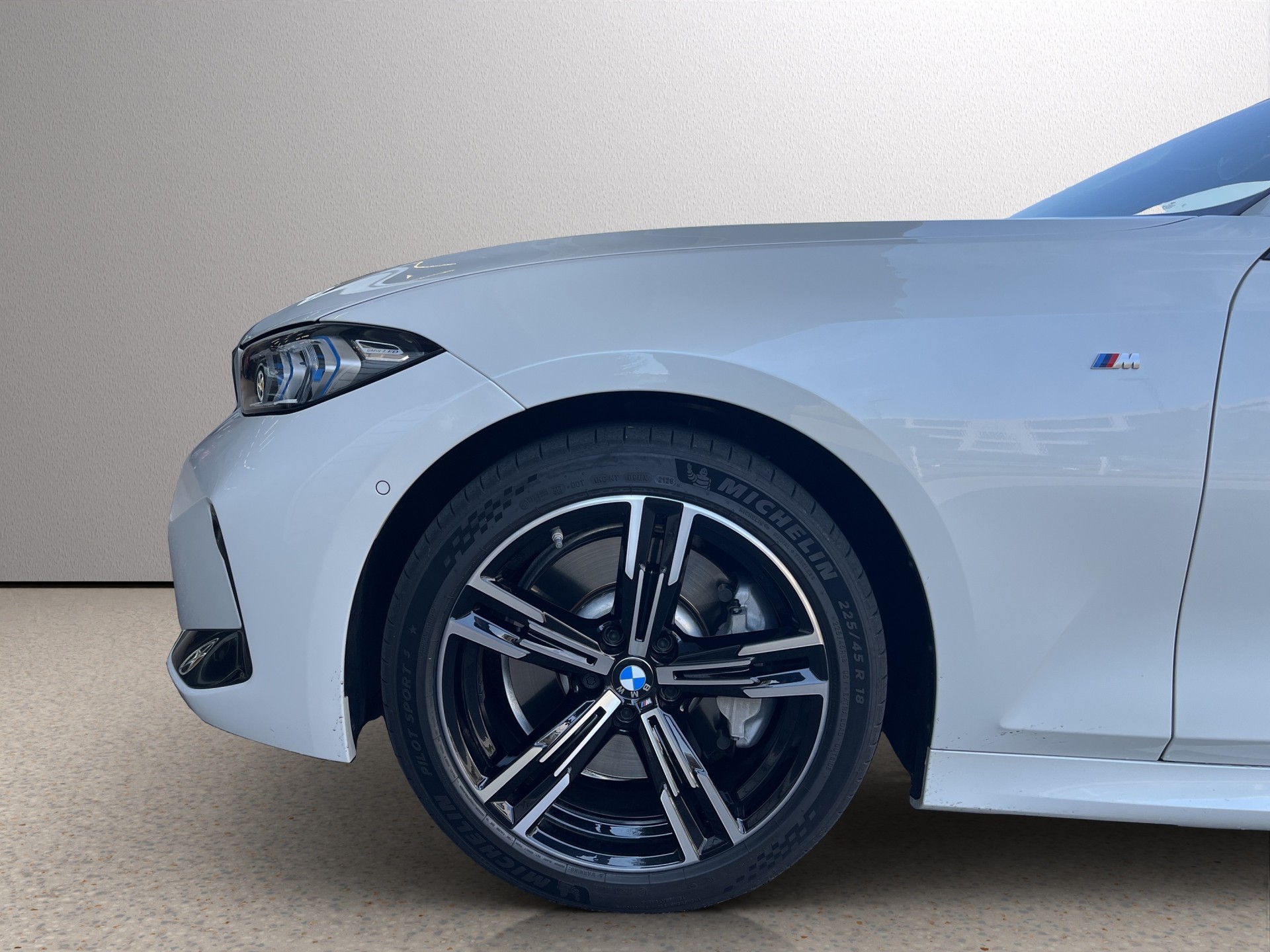 BMW 330d xDrive 48V Touring Steptronic M Sport-image-24