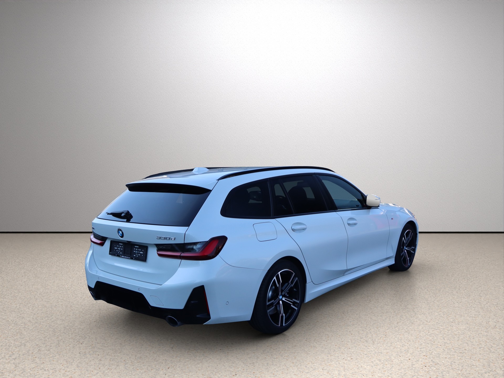 BMW 330d xDrive 48V Touring Steptronic M Sport-showroom-element-1