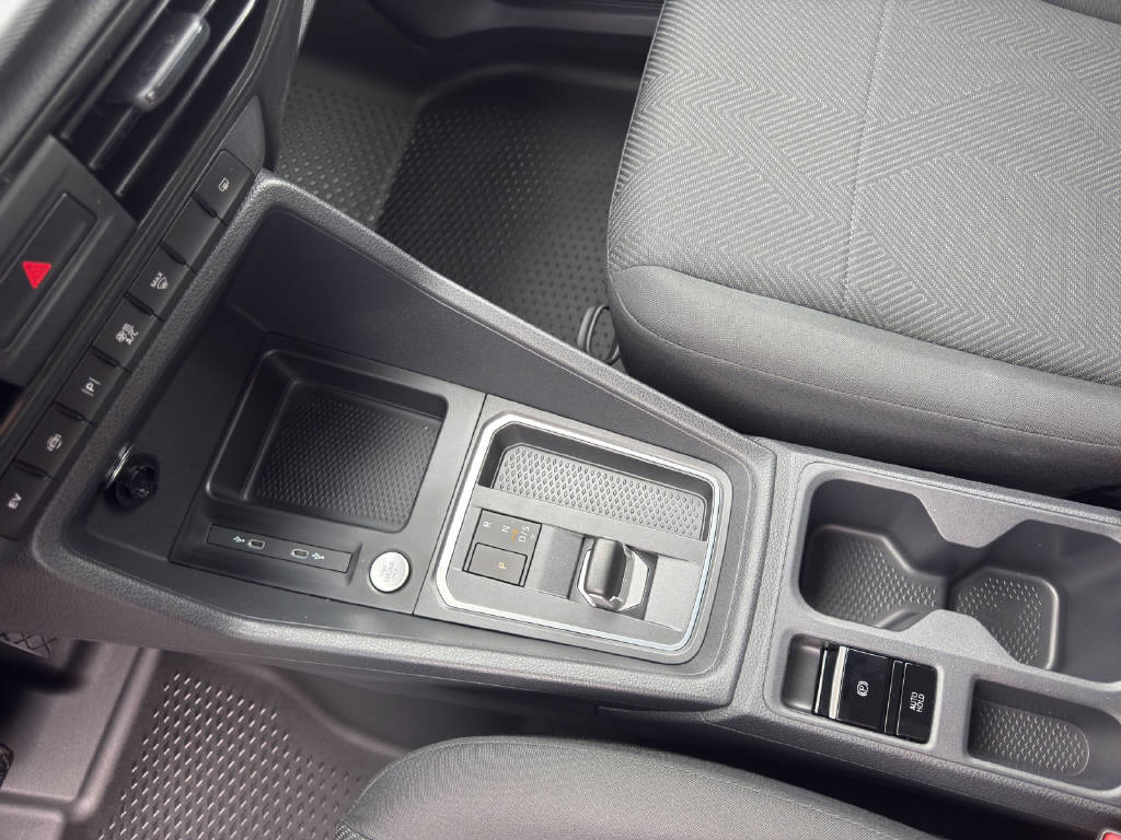 FORD Grand Transit Connect FlexCab 1.5 EcoBoost 150 Trend PHEV-image-8