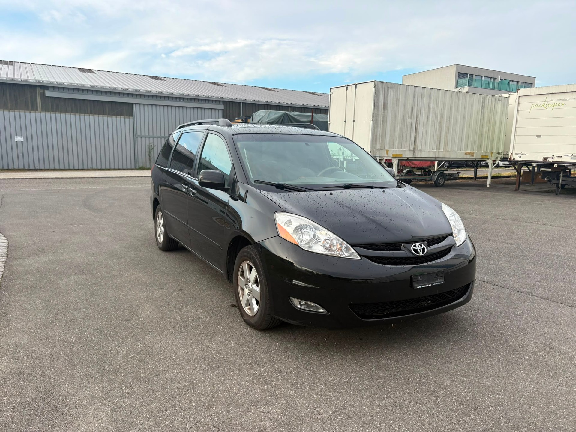 TOYOTA XLEFWD-image-1
