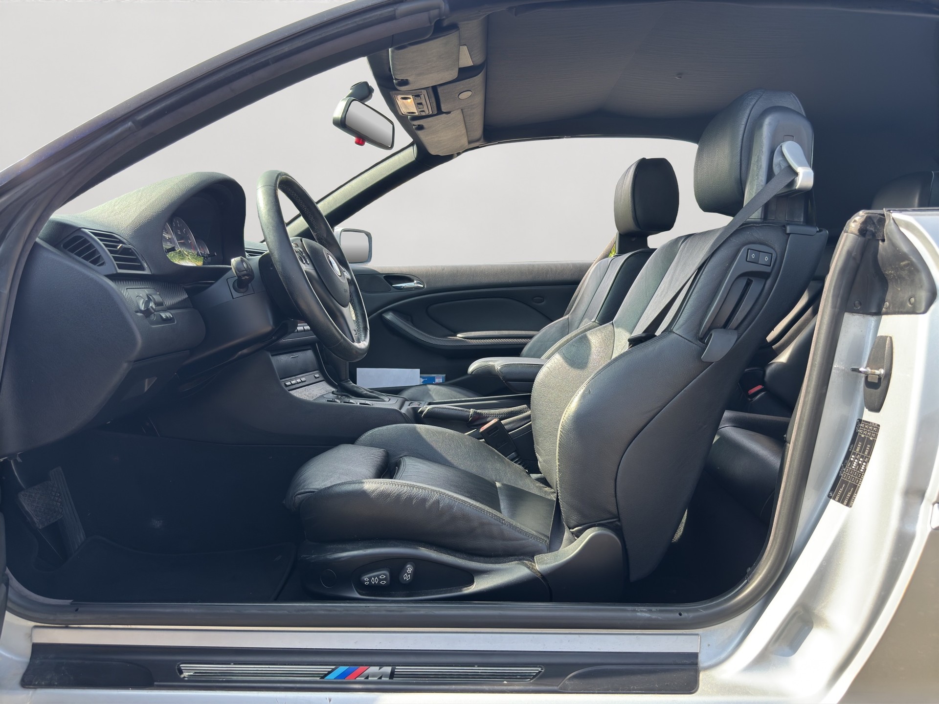 BMW 330Ci Cabriolet-image-8
