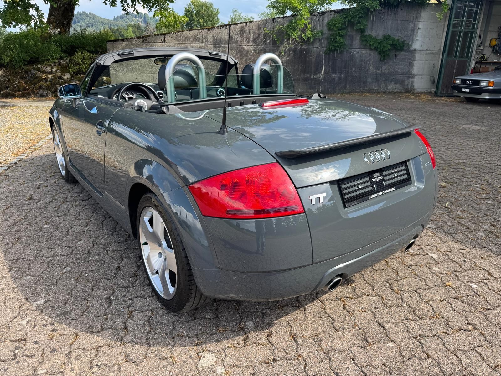 AUDI TT Roadster 1.8 T quattro-showroom-element-2
