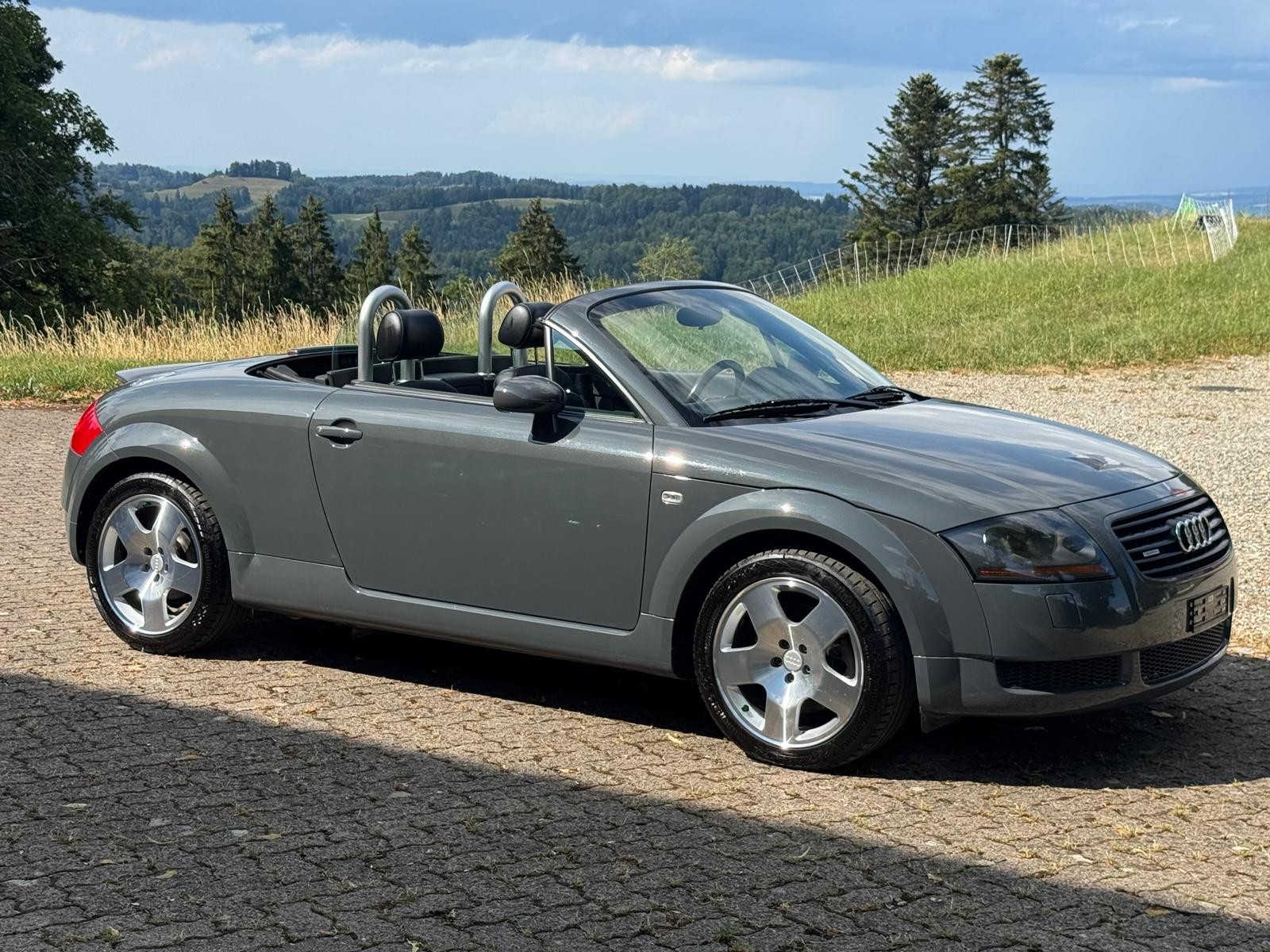 AUDI TT Roadster 1.8 T quattro-showroom-element-1