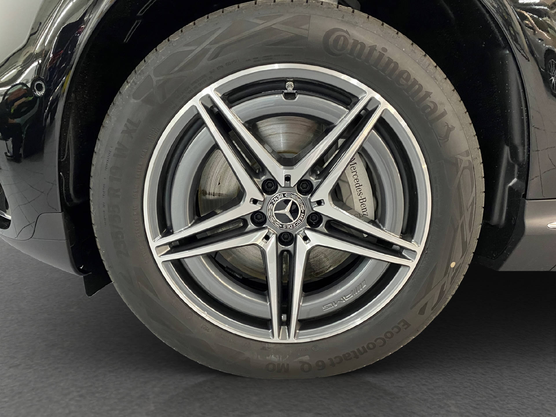 MERCEDES-BENZ EQC 400 AMG Line 4MATIC-image-4