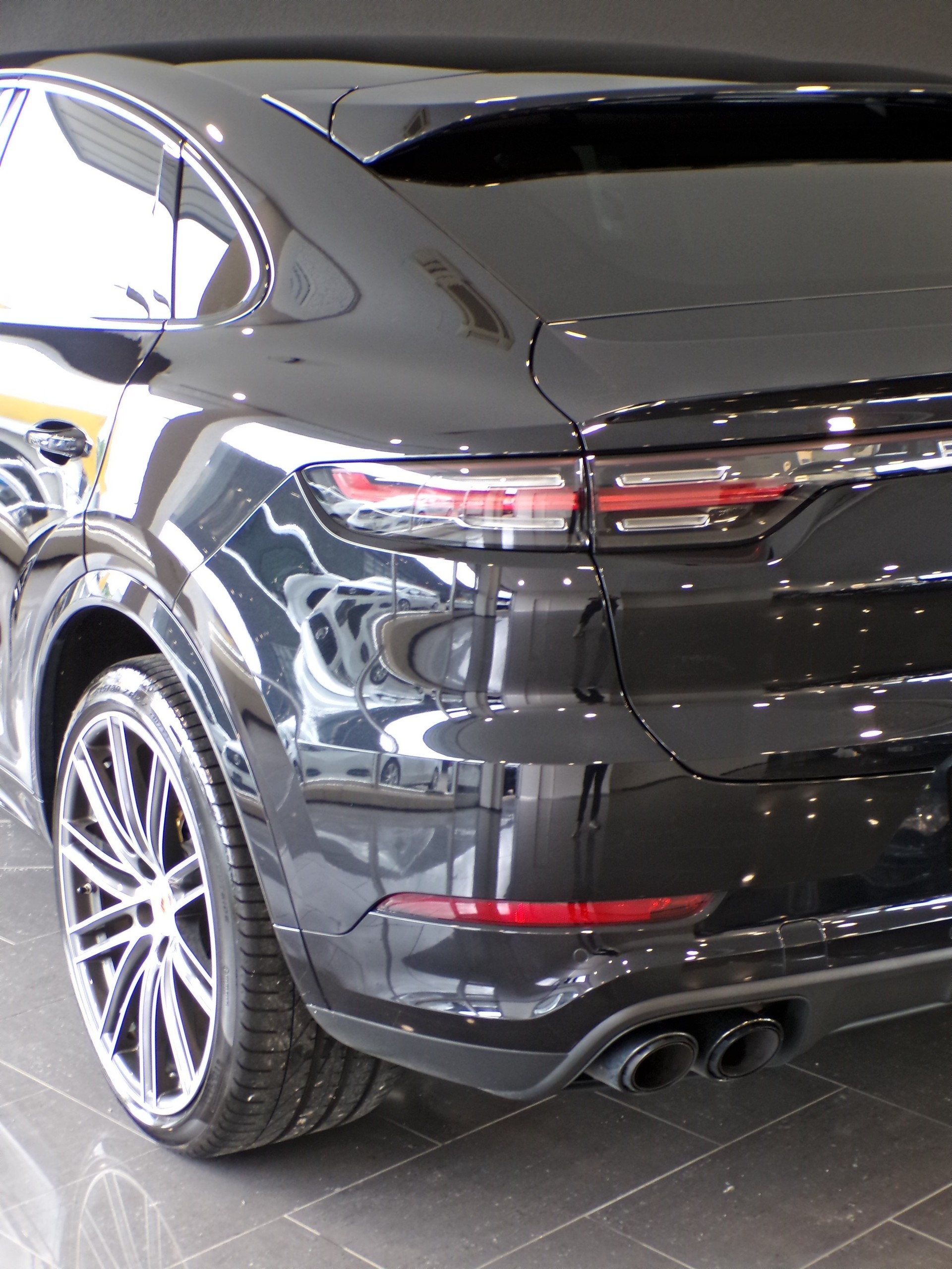 PORSCHE Cayenne Coupé-image-12